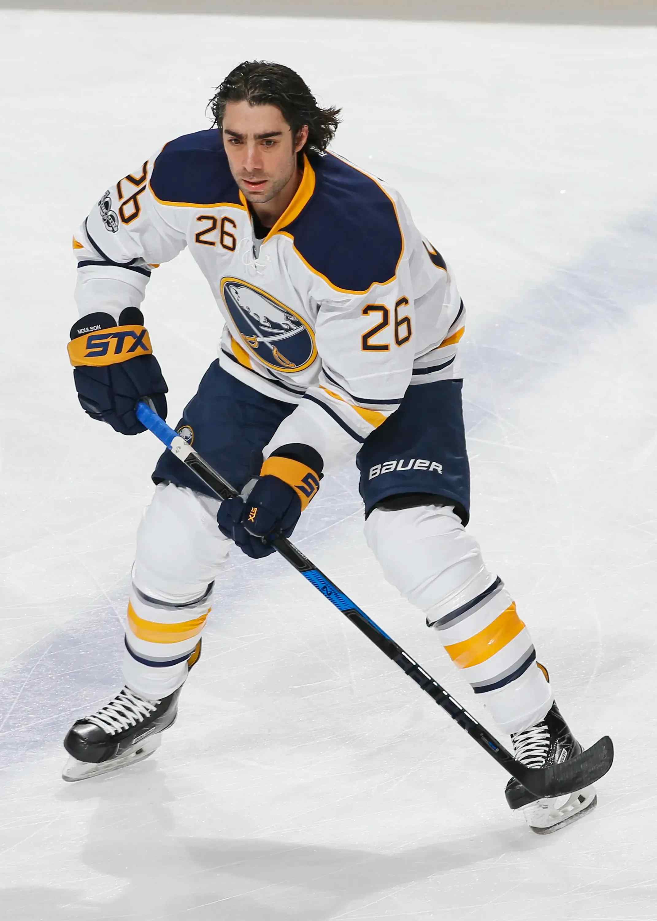 Matt Moulson playing for the Buffalo Sabres