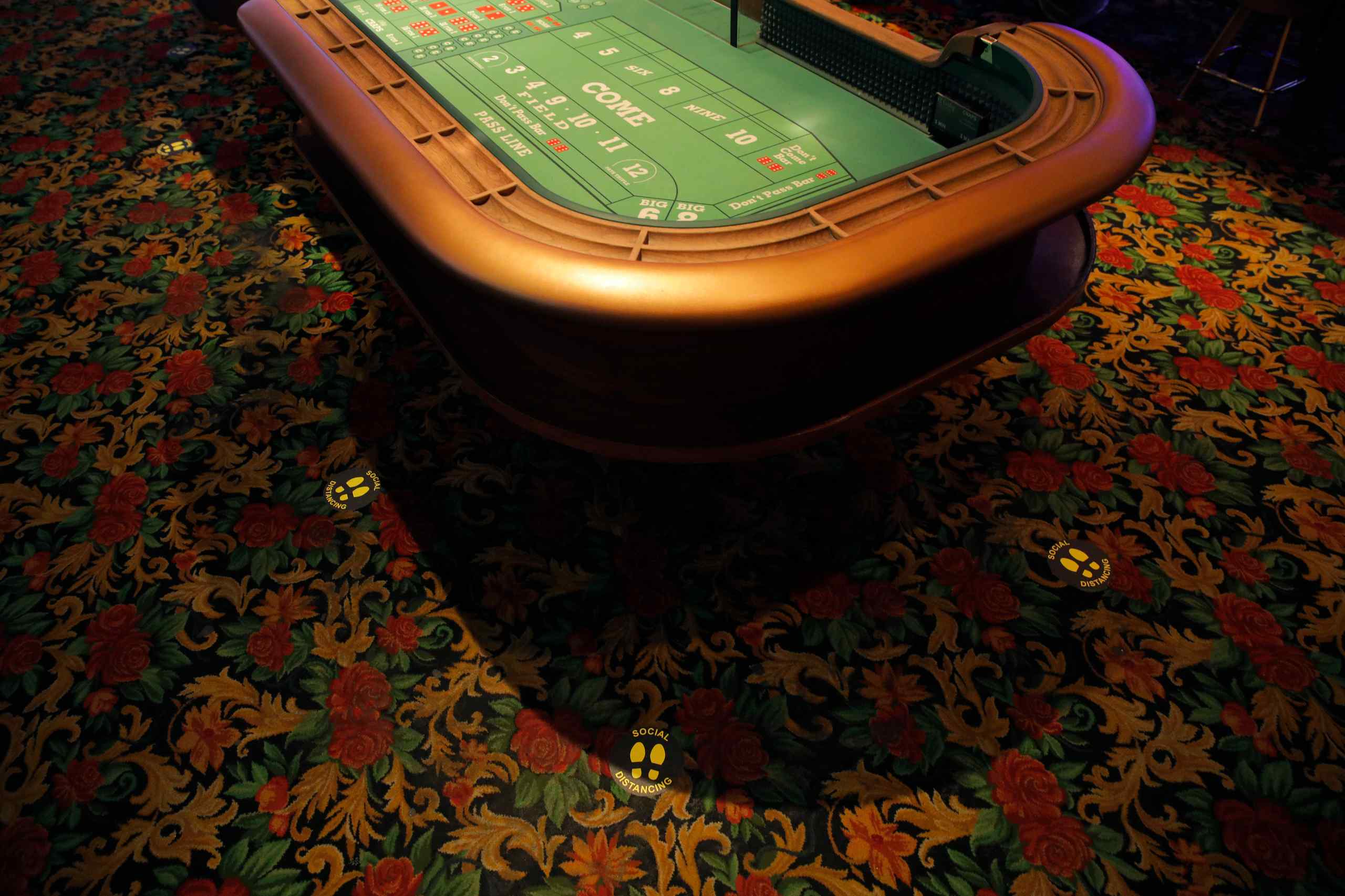 Vegas craps table