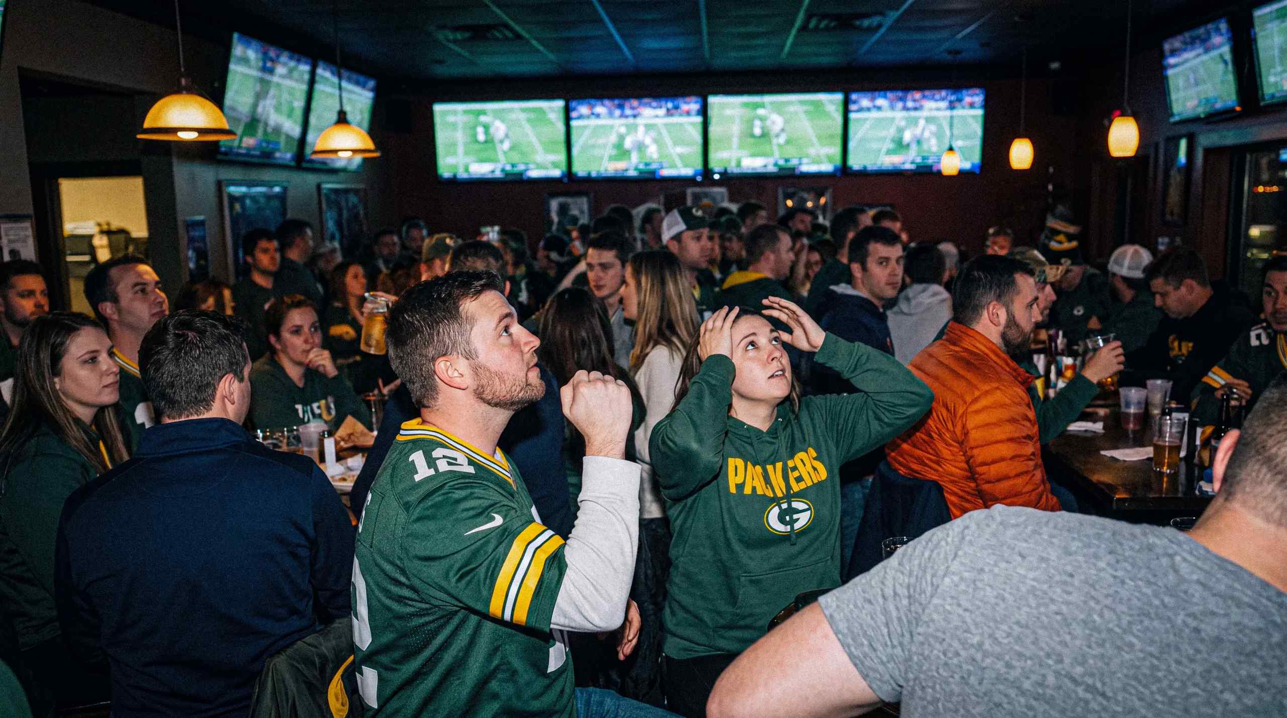 packers fans at bar