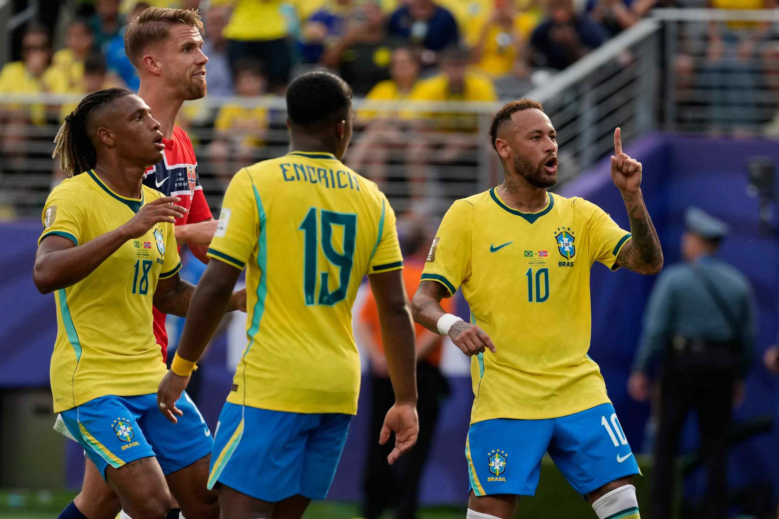 Naymar playing for Brazil