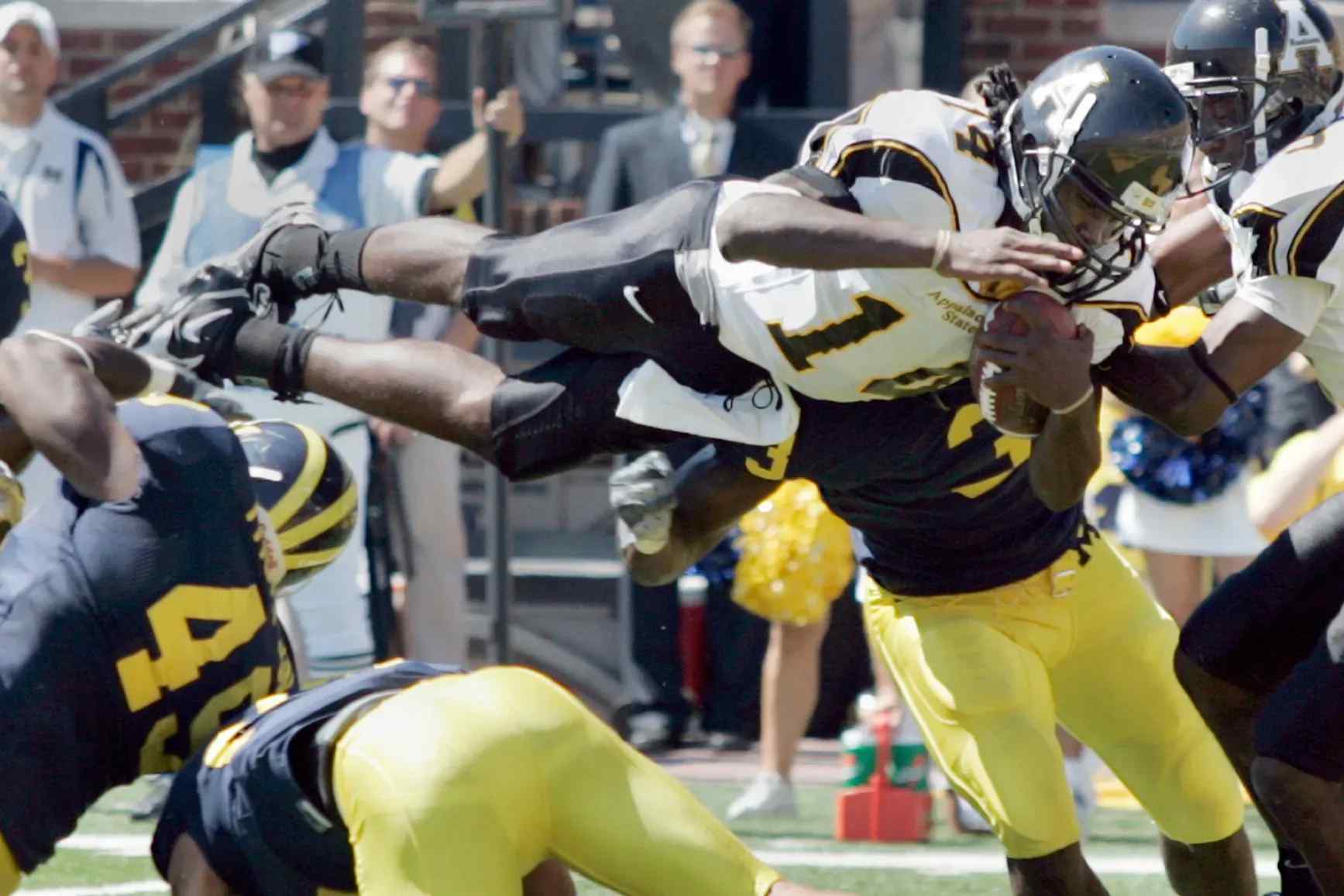 app state football play