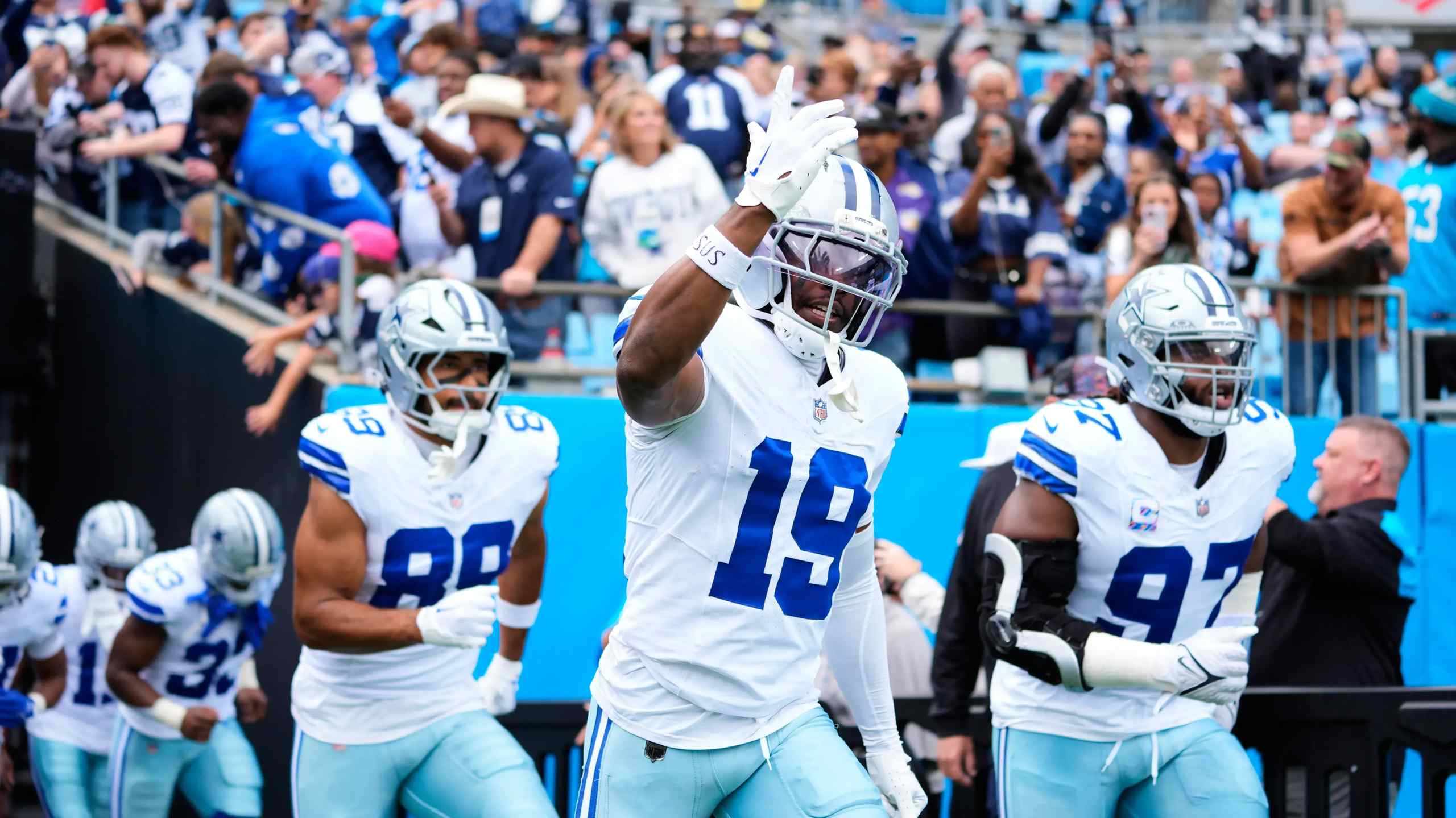 Why Does Everybody Hate Us? Top 10 Most Hated Sports Teams Ever