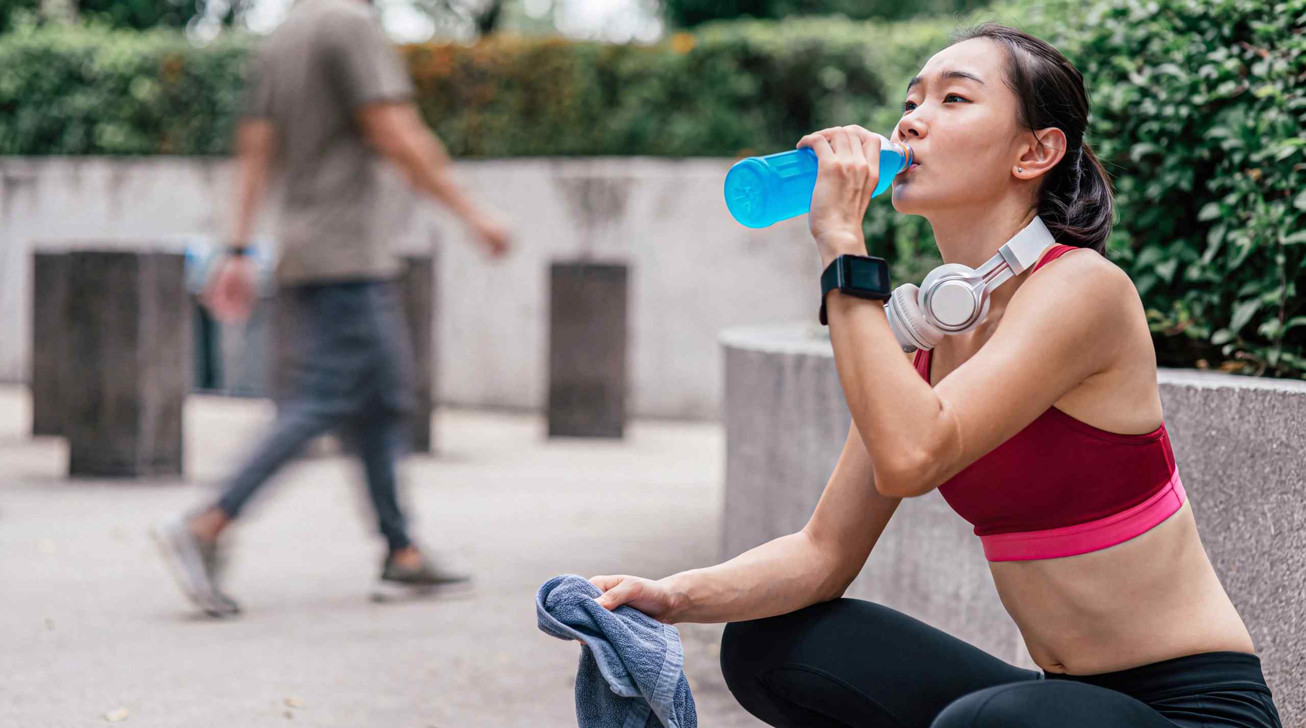 athlete drinking sports drink