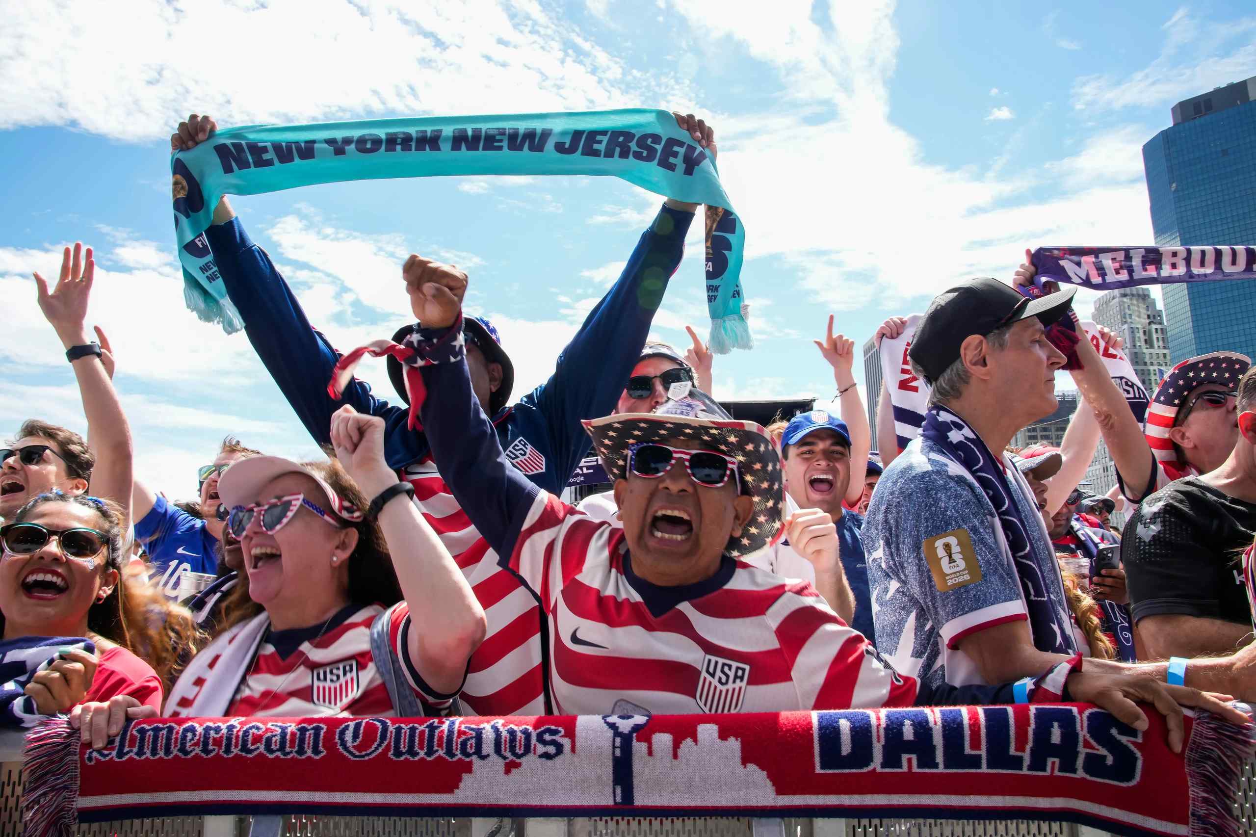 US soccer fans cheering
